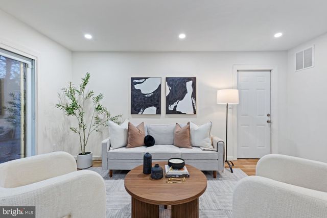 206 CLUB HOUSE DR, Willingboro, NJ 08046