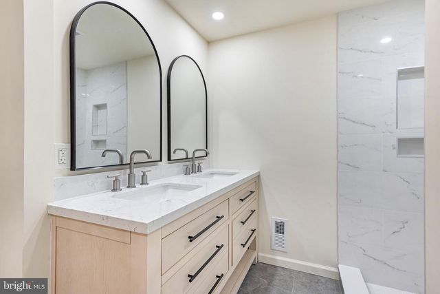 206 CLUB HOUSE DR, Willingboro, NJ 08046