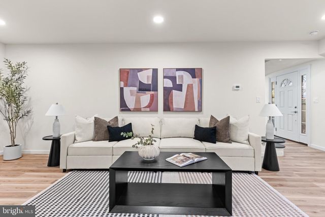 206 CLUB HOUSE DR, Willingboro, NJ 08046