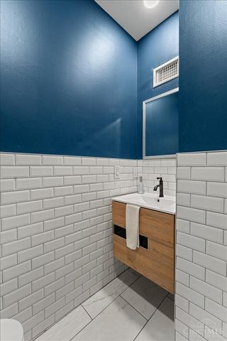 2392 Maryland Avenue, Cincinnati, OH 45204