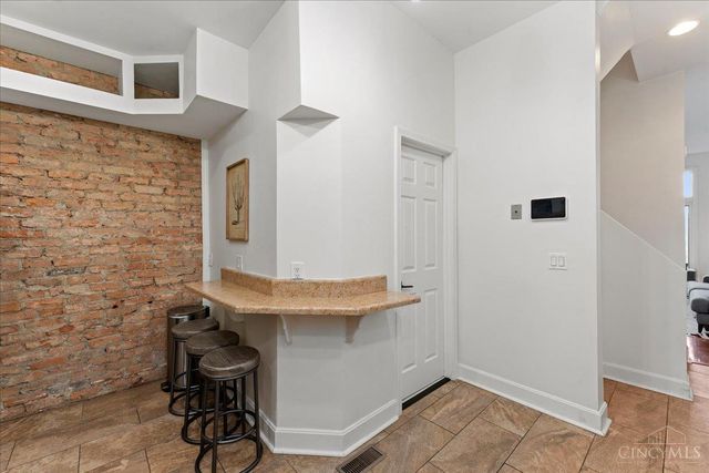 2392 Maryland Avenue, Cincinnati, OH 45204