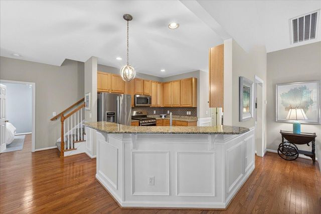 1881 Palmetto Isle Drive, Mount Pleasant, SC 29466