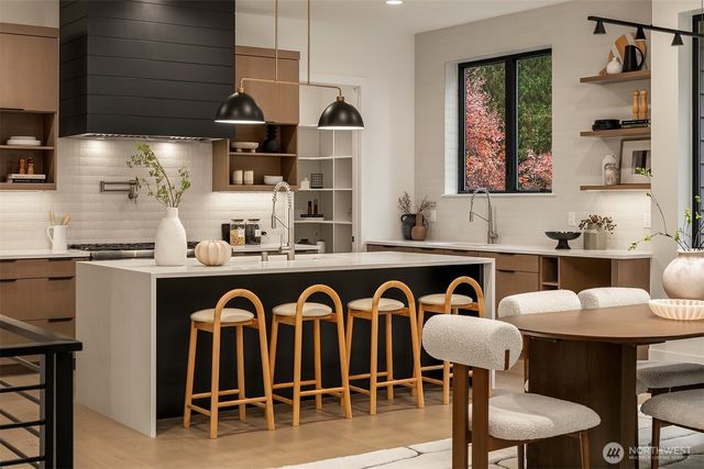 11216 NE 103rd Place, Kirkland, WA 98033