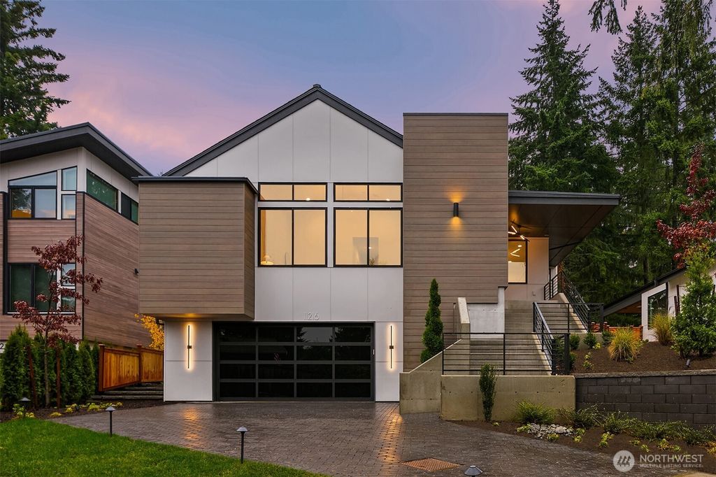 11216 NE 103rd Place, Kirkland, WA 98033