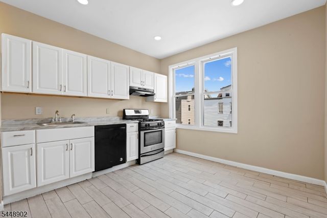 278 Wainwright St, Newark City, NJ 07112