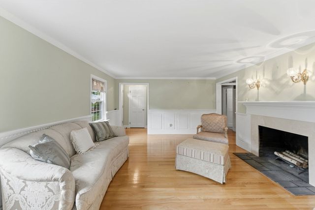127 Anawan Rd, North Attleboro, MA 02760