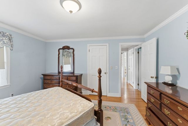127 Anawan Rd, North Attleboro, MA 02760
