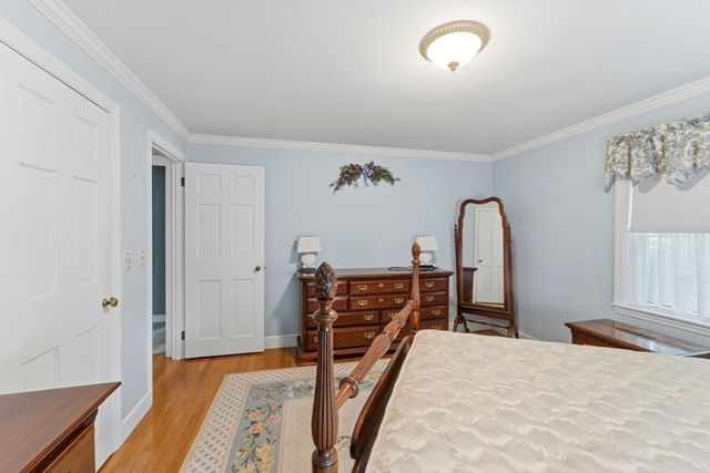 127 Anawan Rd, North Attleboro, MA 02760