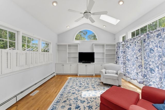 127 Anawan Rd, North Attleboro, MA 02760