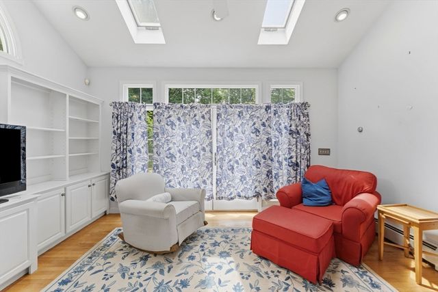 127 Anawan Rd, North Attleboro, MA 02760