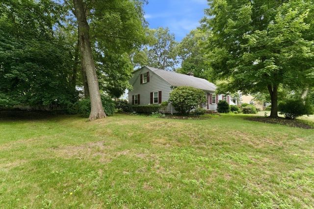 127 Anawan Rd, North Attleboro, MA 02760