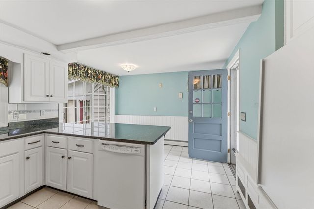 127 Anawan Rd, North Attleboro, MA 02760