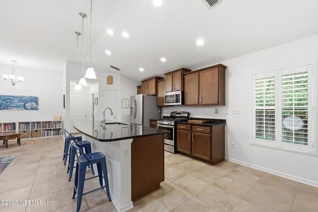 90 VESTAVIA Court, Jacksonville, FL 32081