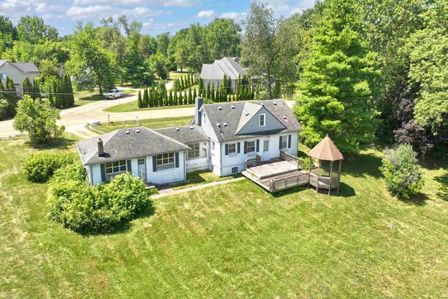 98 Shadywood Road, Rochester Hills, MI 48307