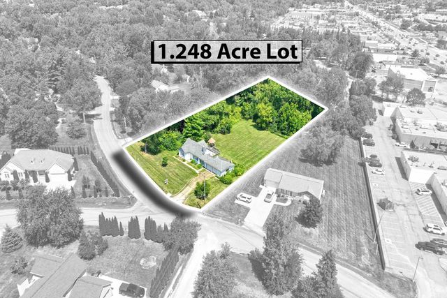 98 Shadywood Road, Rochester Hills, MI 48307