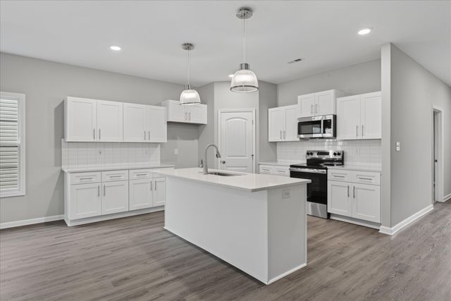 2688 Brewster Dr, Clarksville, TN 37042