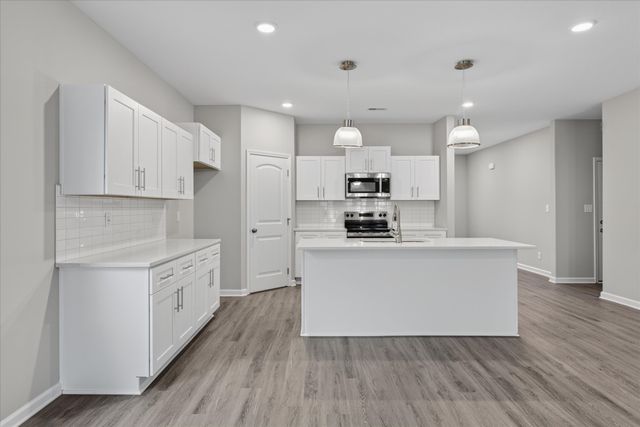 2688 Brewster Dr, Clarksville, TN 37042