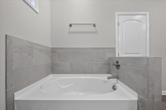 2688 Brewster Dr, Clarksville, TN 37042