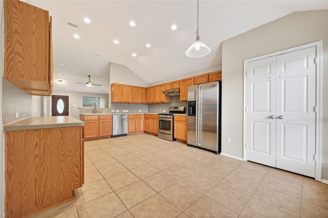 18499 Sunrise Pines Drive, Montgomery, TX 77316