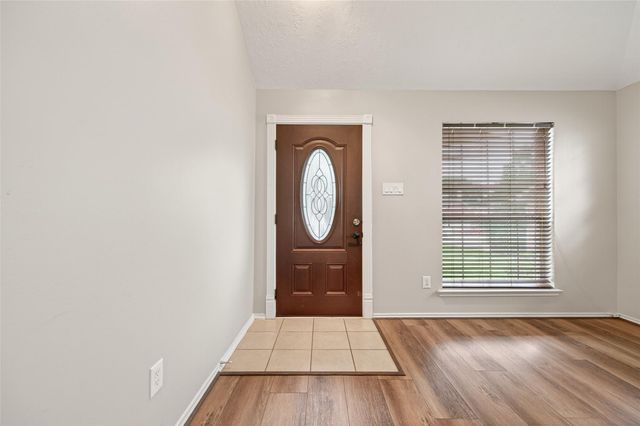 18499 Sunrise Pines Drive, Montgomery, TX 77316