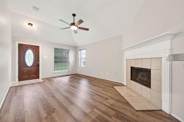 18499 Sunrise Pines Drive, Montgomery, TX 77316