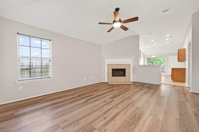 18499 Sunrise Pines Drive, Montgomery, TX 77316
