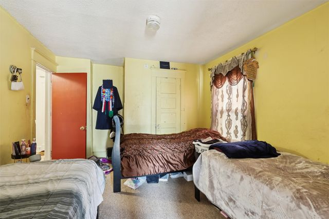 2126 University Avenue, Des Moines, IA 50311