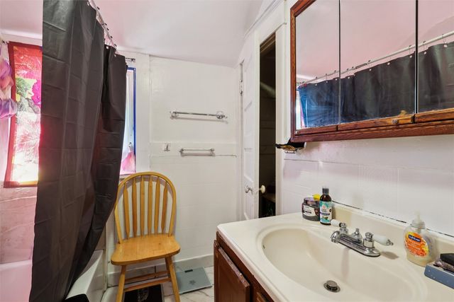 2126 University Avenue, Des Moines, IA 50311