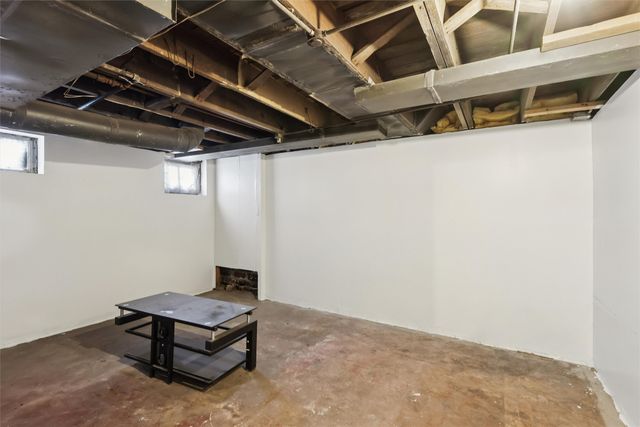 2126 University Avenue, Des Moines, IA 50311