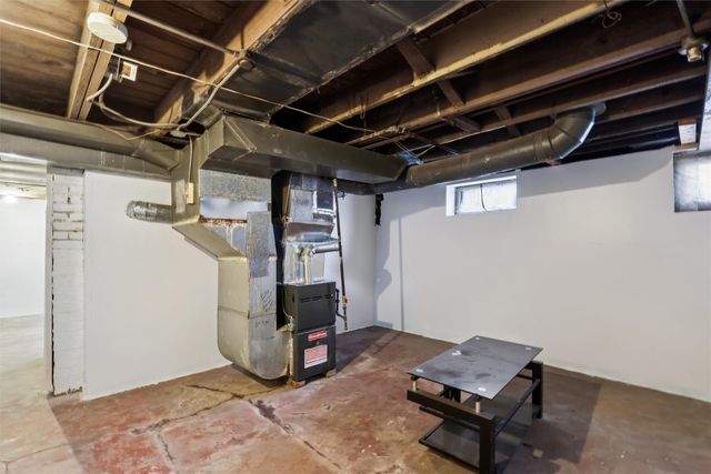 2126 University Avenue, Des Moines, IA 50311