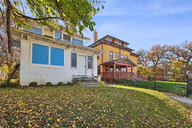 2126 University Avenue, Des Moines, IA 50311