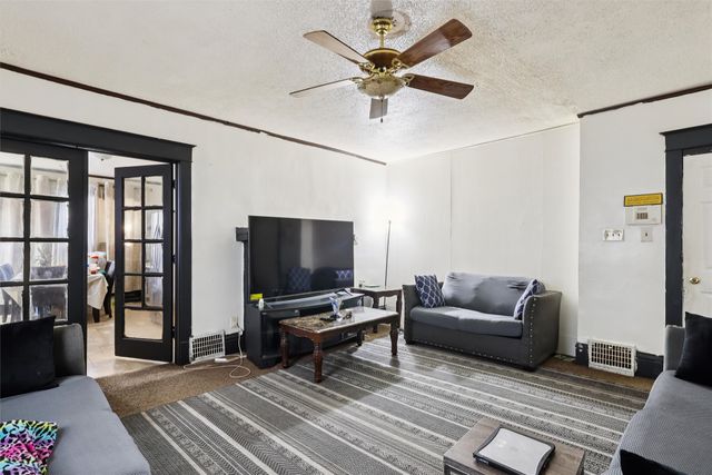 2126 University Avenue, Des Moines, IA 50311