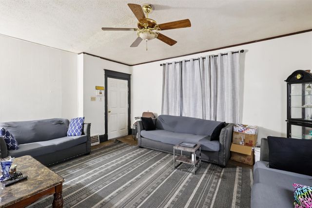 2126 University Avenue, Des Moines, IA 50311