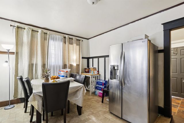 2126 University Avenue, Des Moines, IA 50311