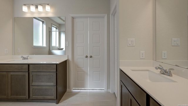 1529 Alsatian Avenue, San Antonio, TX 78253