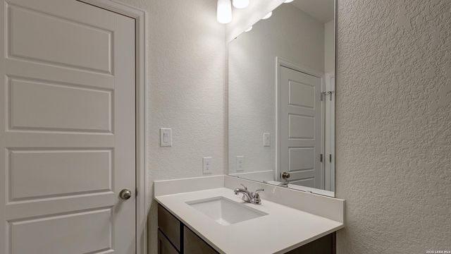 1529 Alsatian Avenue, San Antonio, TX 78253