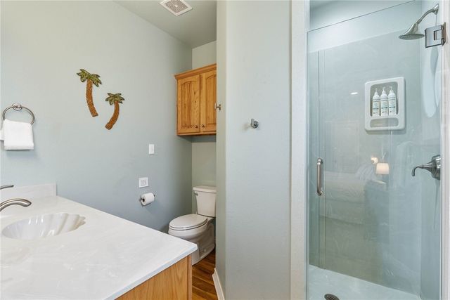 14 Belaire Dr, Rockport, TX 78382