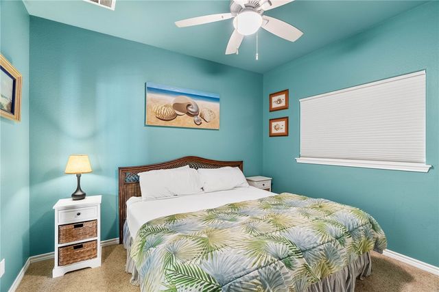 14 Belaire Dr, Rockport, TX 78382