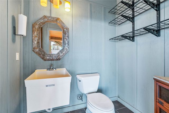 14 Belaire Dr, Rockport, TX 78382