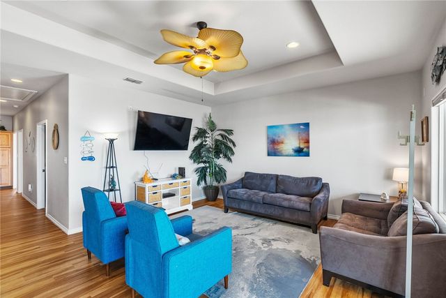 14 Belaire Dr, Rockport, TX 78382