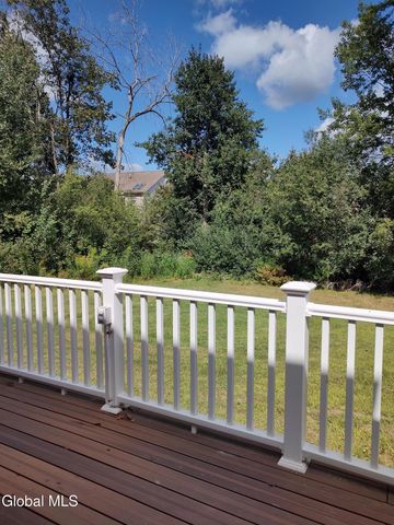 29 Blue Jay Way, Clifton Park, NY 12148