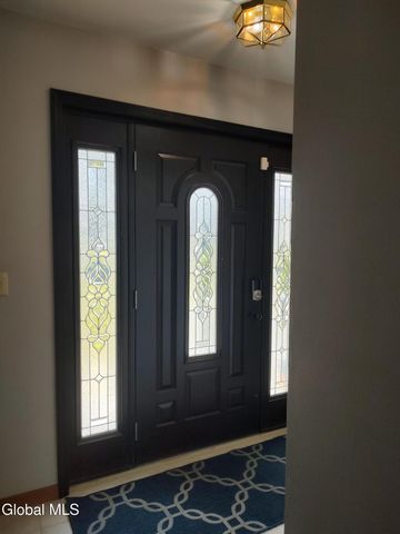 29 Blue Jay Way, Clifton Park, NY 12148