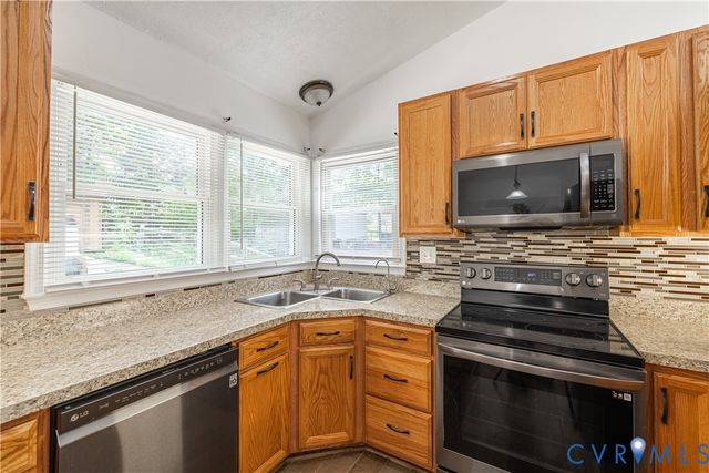 4957 Newross Ct, Henrico, VA 23228