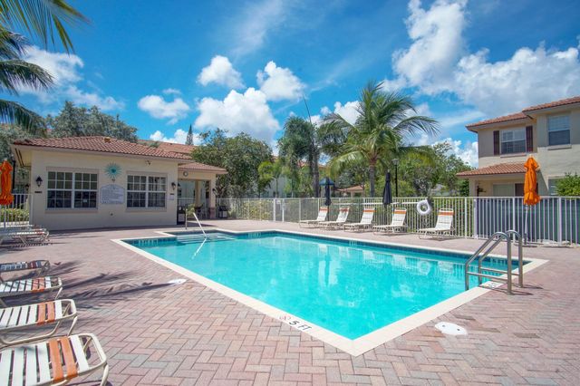 1020 E Longport Circle F2, Delray Beach, FL 33444