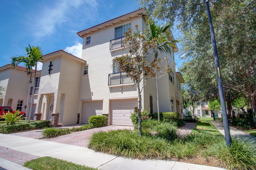 1020 E Longport Circle F2, Delray Beach, FL 33444