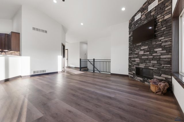 6420 ANDERSON RD, Summerset, SD 57718