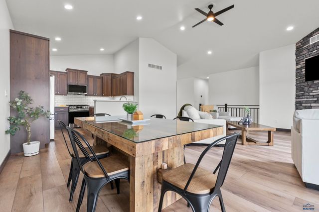 6420 ANDERSON RD, Summerset, SD 57718