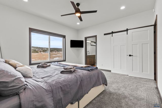 6420 ANDERSON RD, Summerset, SD 57718