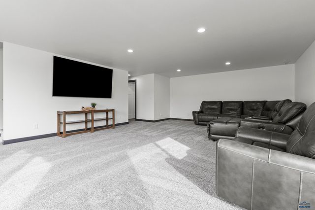 6420 ANDERSON RD, Summerset, SD 57718