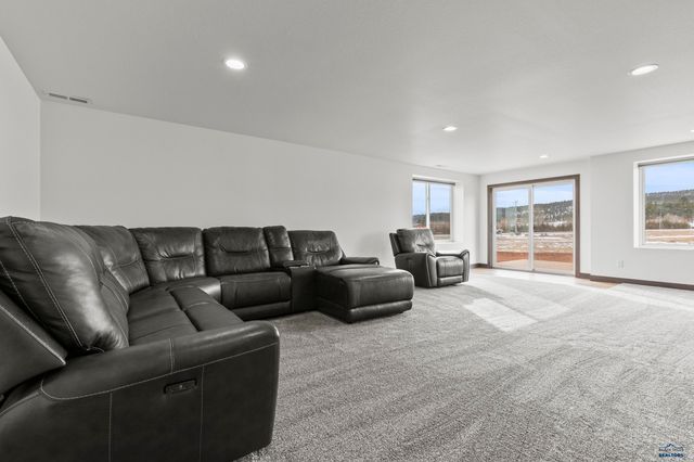 6420 ANDERSON RD, Summerset, SD 57718